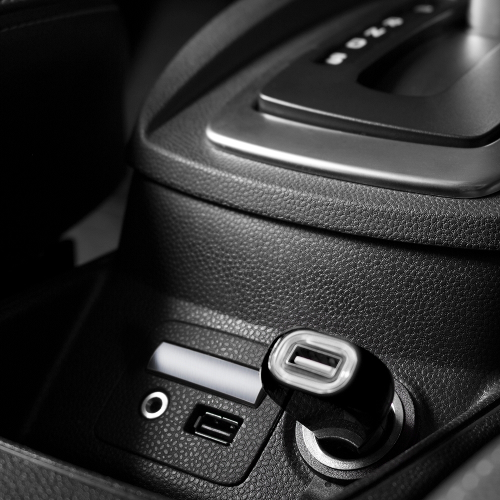 Adaptador USB veicular PRETO-ID BG 051-PRE