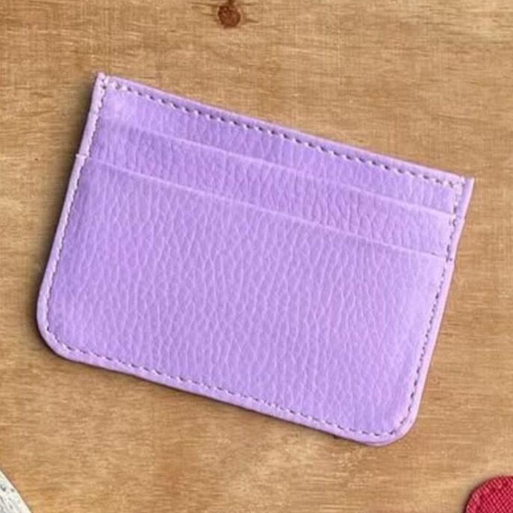 Carteira confeccionada em sintetico prada, toda forradas nas mediadas  10x8 cm-CTR1